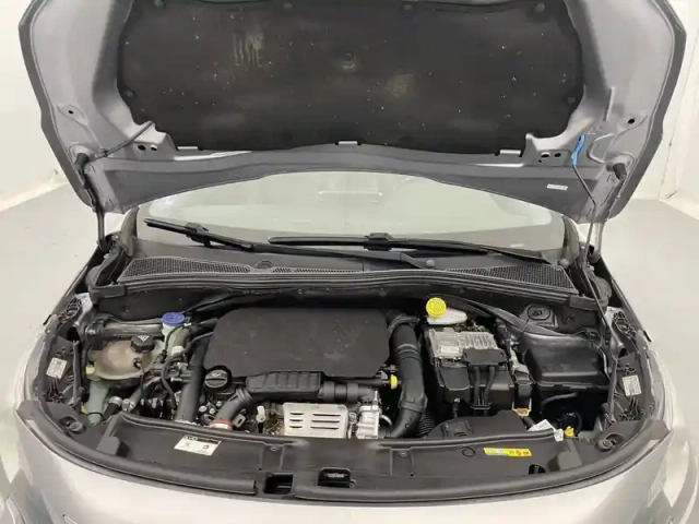 Peugeot 2008 1.2 puretech 110ch s&amp;s eat6 — photo 21