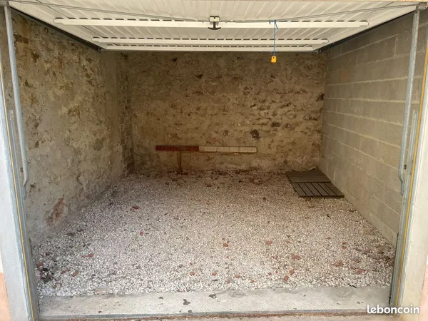 Loue box / garage 12m2