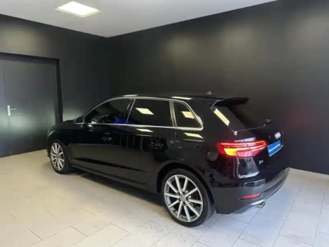 Audi A3 sportback 1.6 tdi 116ch design luxe s tronic 7 — photo 14