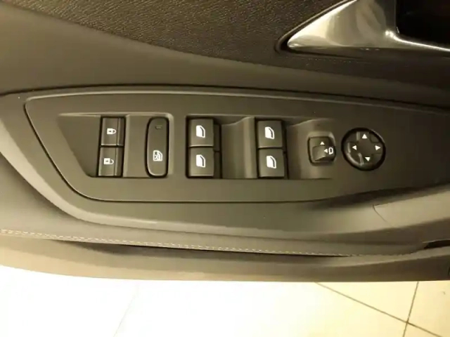Peugeot 308 sw hybrid 145 e-dcs6 — photo 20