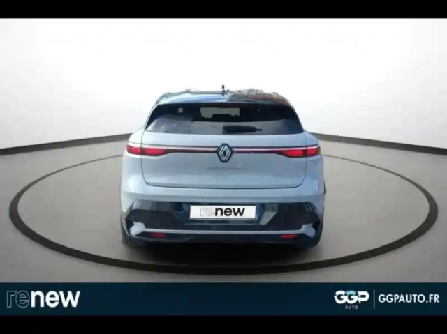 Renault Megane e-tech electric ev60 220ch techno optimum charge — photo 5