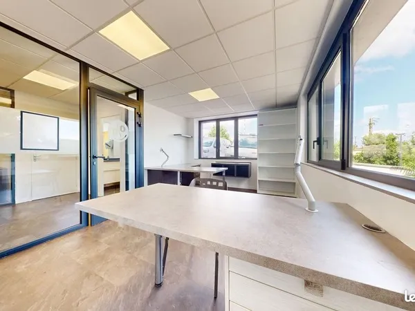 Bureaux 194 m²