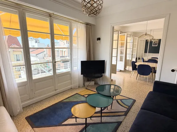 2 PIECES DERNIER ETAGE BALCON + TERRASSE