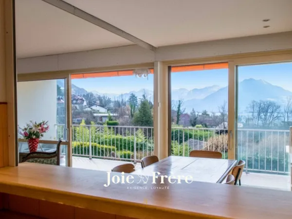 7 m de baies sur le lac - Appartement 3/4 pièces à Veyrier