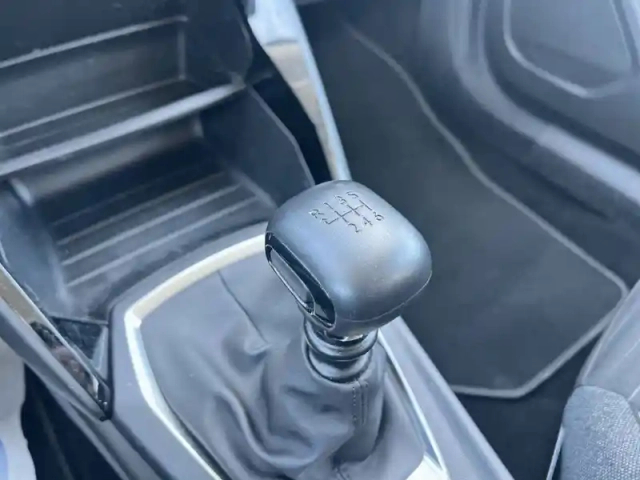 Peugeot 2008 puretech 130 s&amp;s bvm6 — photo 41