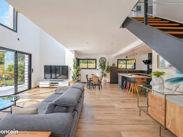 Maison 6 pièces 147 m²