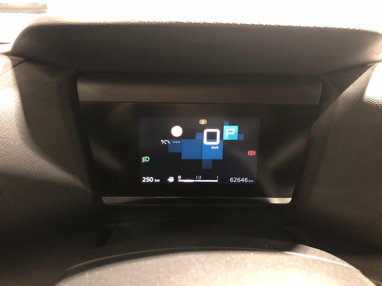Citroën C4 bluehdi 130 eat8 plus — photo 15