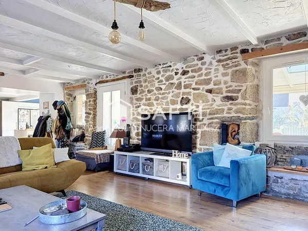 Maison 5 chambres,2 bureaux, 2 dépendances, bourg Lannilis, jardin 800 m2