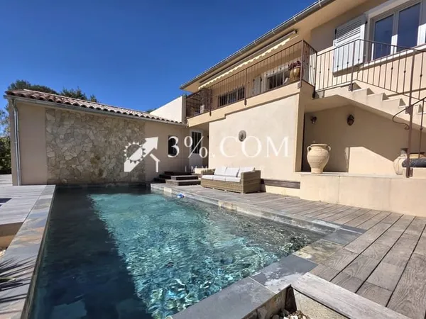 Grande villa rénovée à Boulouris