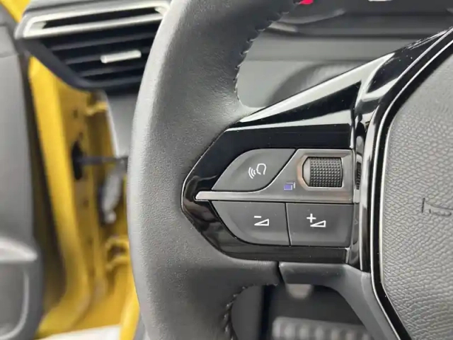 Peugeot 208 puretech 75 s&amp;s bvm5 — photo 18
