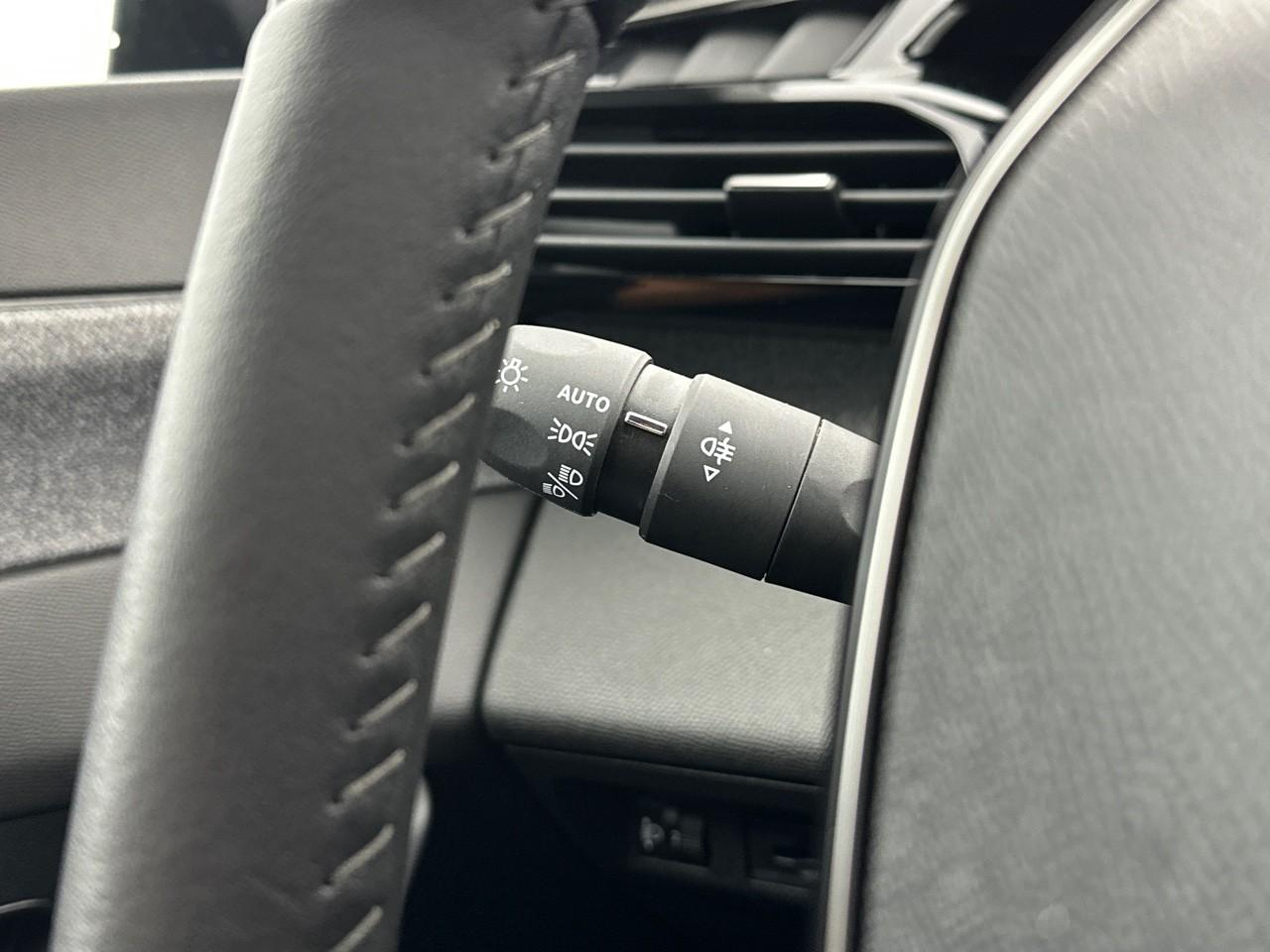 Peugeot 308 hybrid 145 e-dcs6 allure — photo 20