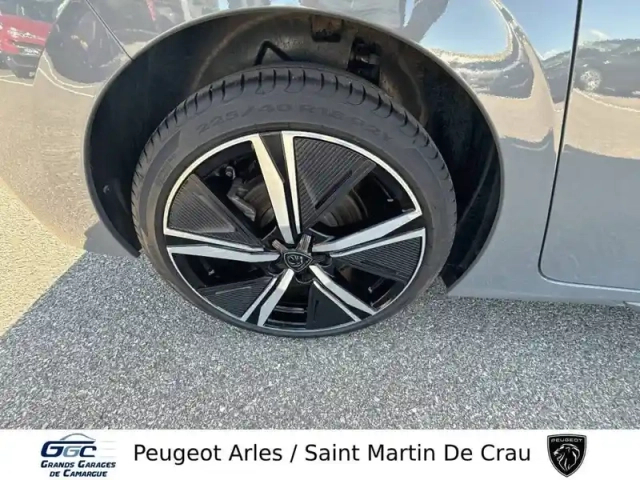 Peugeot 308 phev 225 e-eat8 — photo 12