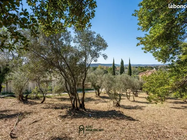 Terrain 1 336 m² Uzes