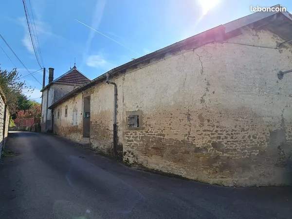 Longère 120 m² + caves 106 m² + colombier, géothermie