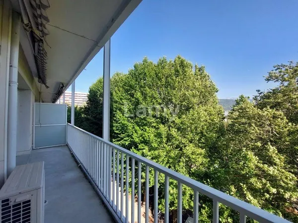 Appartement 3 pièces 96 m²