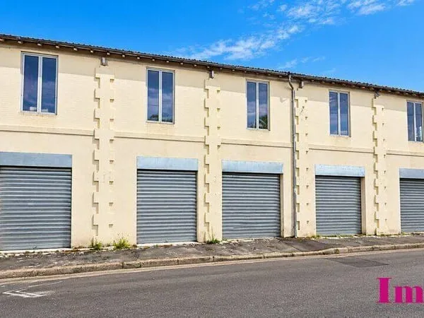 Entrepôt 50 m²