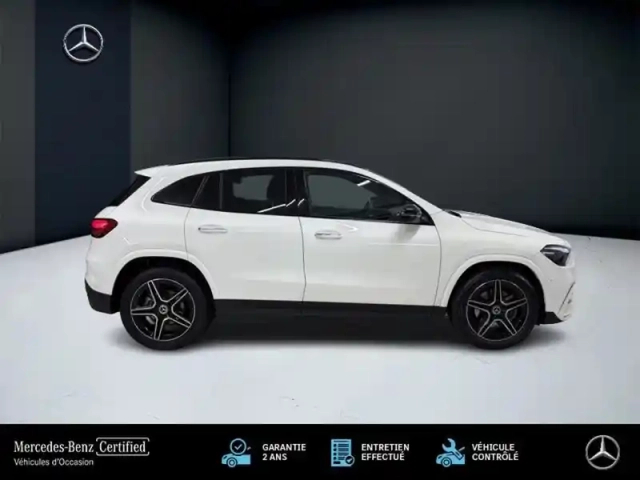 Mercedes Gla 180 d amg line — photo 26