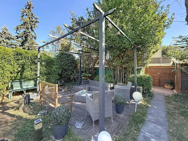 HOUILLES - Quartier Les Belles Vues - Maison familiale de 110 m² avec jardin plein Sud