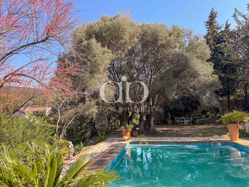 Mas provençal 5 pièces 110 m²
