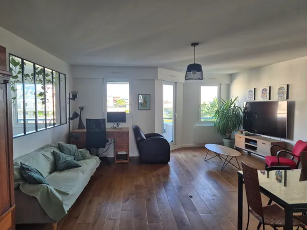 Loue appartement meublé bail 9 mois maximum