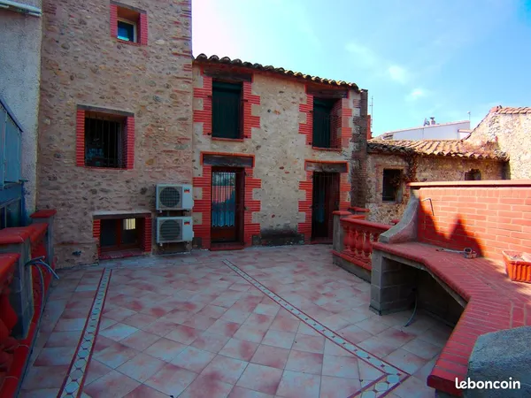 Maison catalane de village