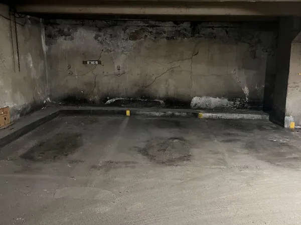 Place de parking - Gare du Nord / Rue de Dunkerque - 120