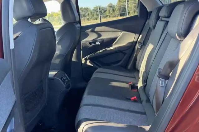 Peugeot 3008 puretech 130ch s&amp;s eat8 — photo 11