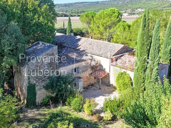 Maison 15 pièces 378 m²