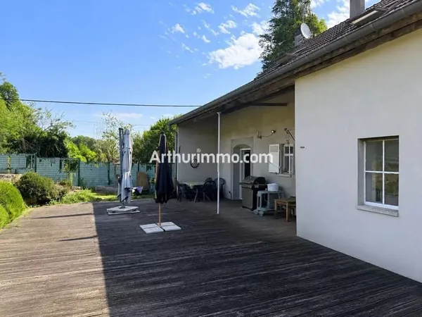 Maison 8 pièces avec piscine et dépendances - Terrain de 3 673 m²