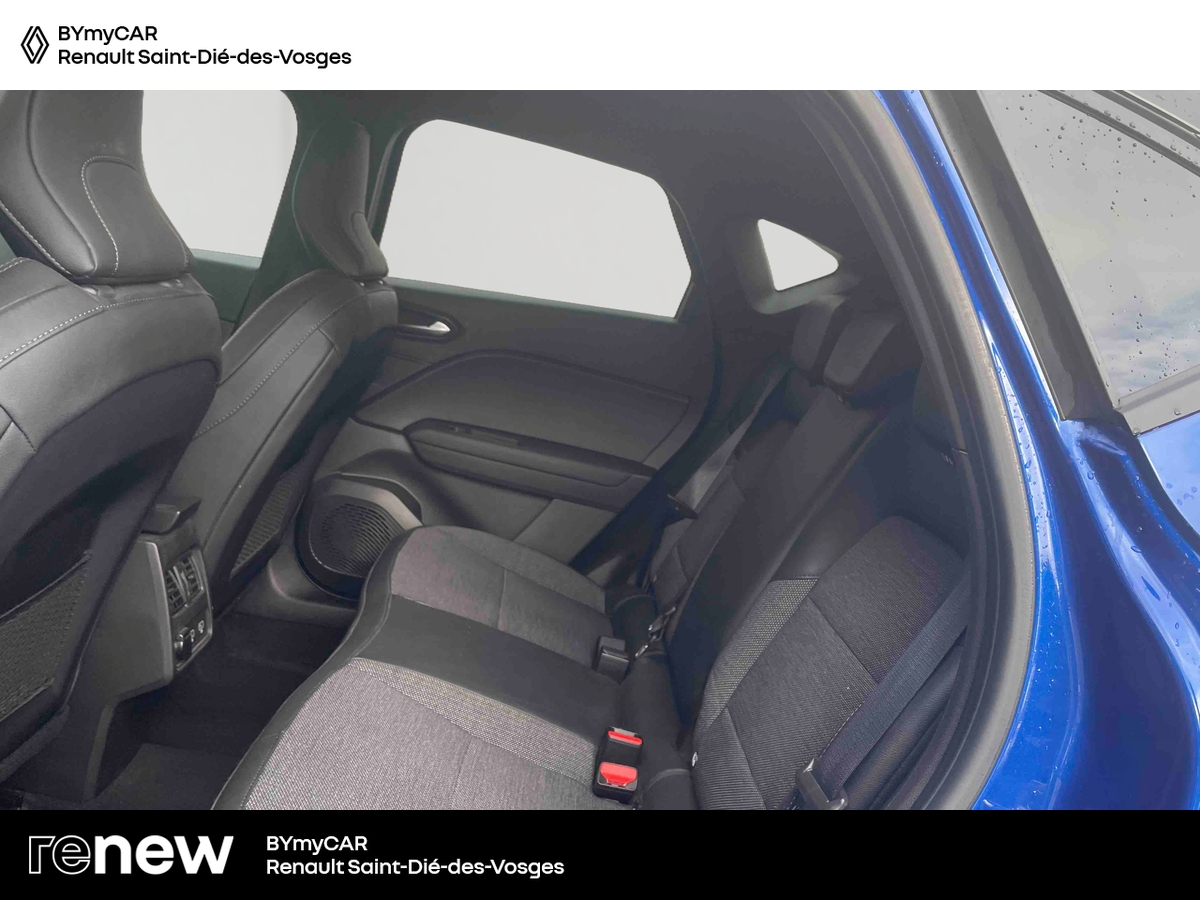 Renault Captur E-Tech 145 — photo 12