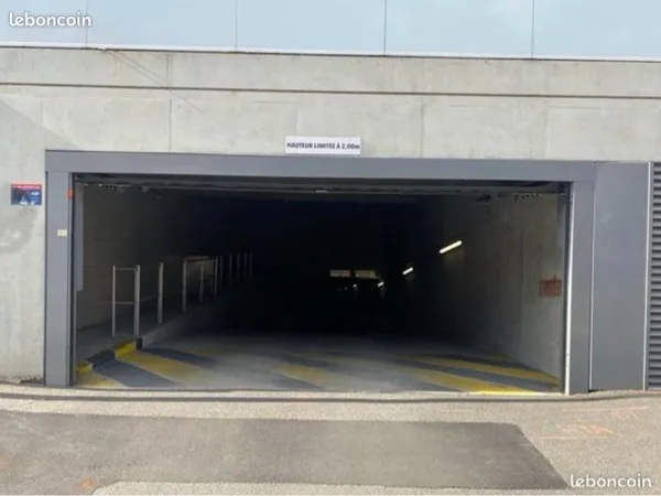 Place de parking sécurisé