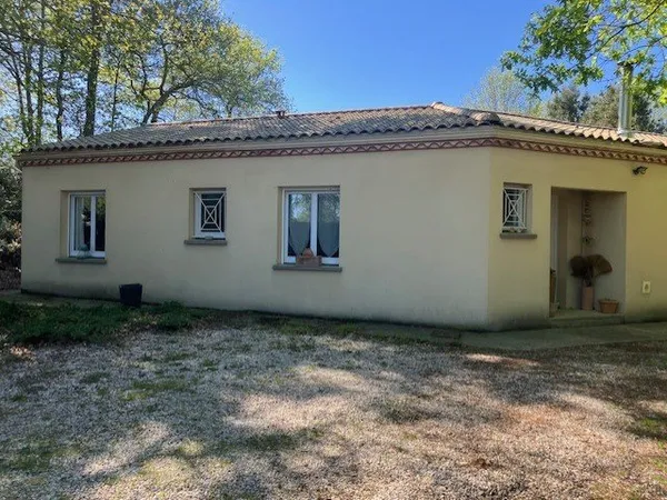 Maison 4 chambres, studio indépendant et garage sur belle parcelle de 1840m2