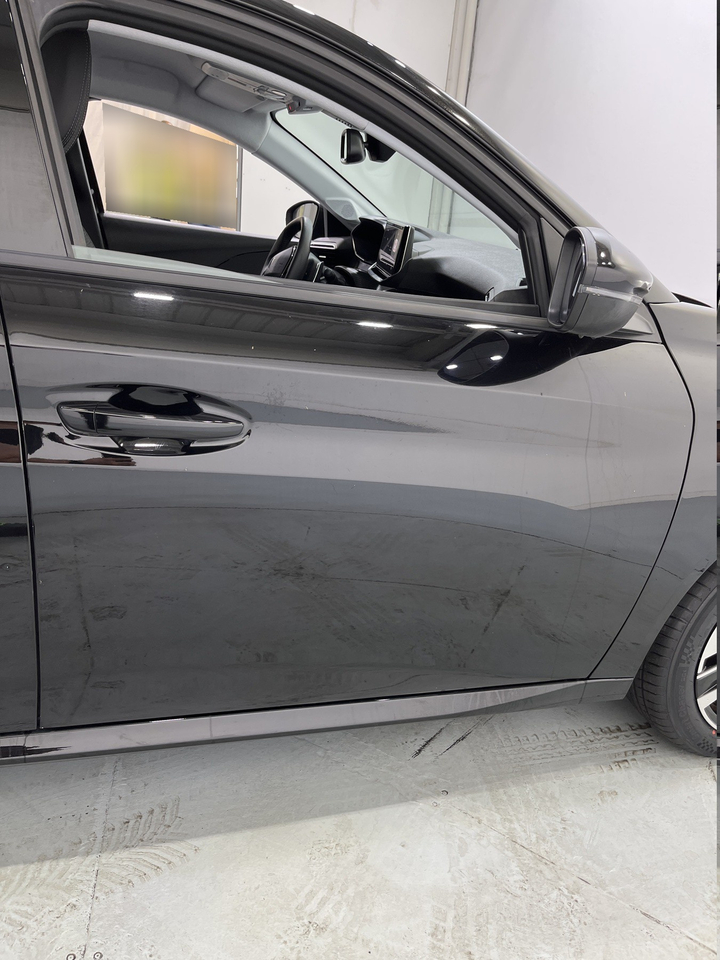 Peugeot 208 — photo 43