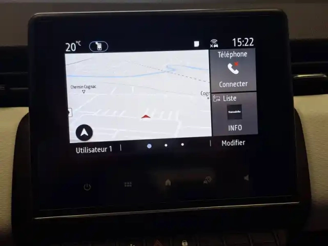 Renault Clio e-tech 140 - 21n — photo 9
