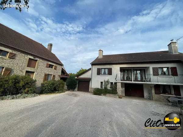 Maison 9 pièces 214 m²