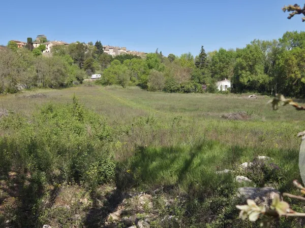 Terrain 1374 m²
