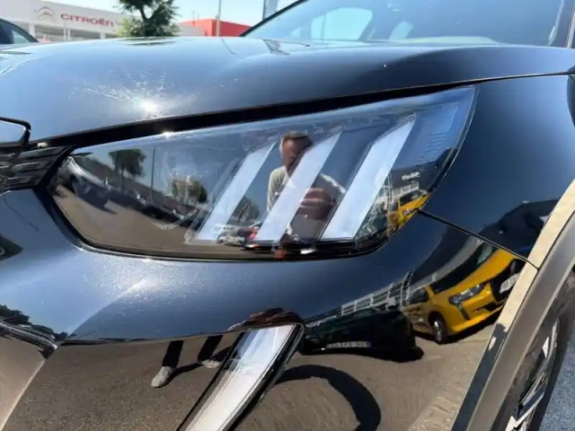 Peugeot 2008 electrique 136 ch — photo 11