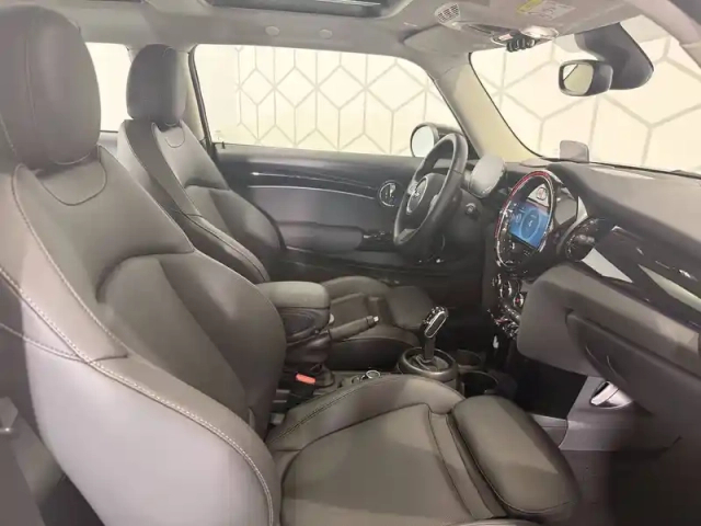 Mini Mini hatch 3 portes cooper 136 ch dkg7 — photo 16