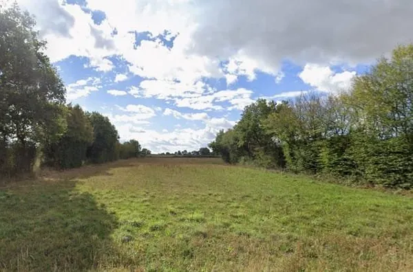 Terrain constructible 745 m²
