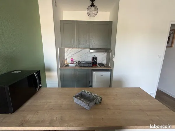 Studio 28M2 refait à neuf