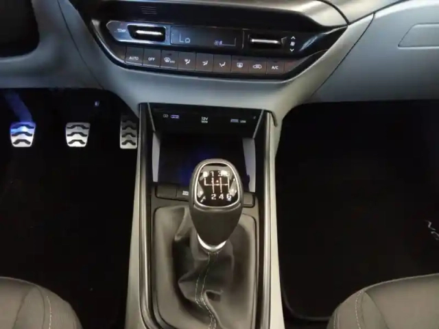 Hyundai Bayon 1.0 t-gdi 100 hybrid 48v — photo 5