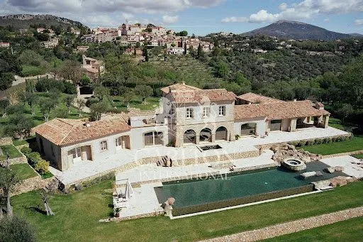 Propriété 10 pièces 625 m²