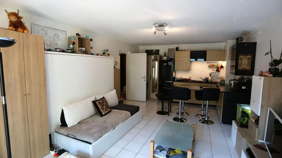 Photo 1