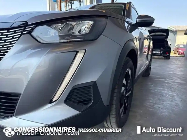 Peugeot 2008 puretech 130 s&amp;s bvm6 allure — photo 14