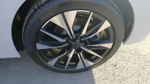 Peugeot 308 plug-in hybrid 195 ch e-dcs7 — photo 12