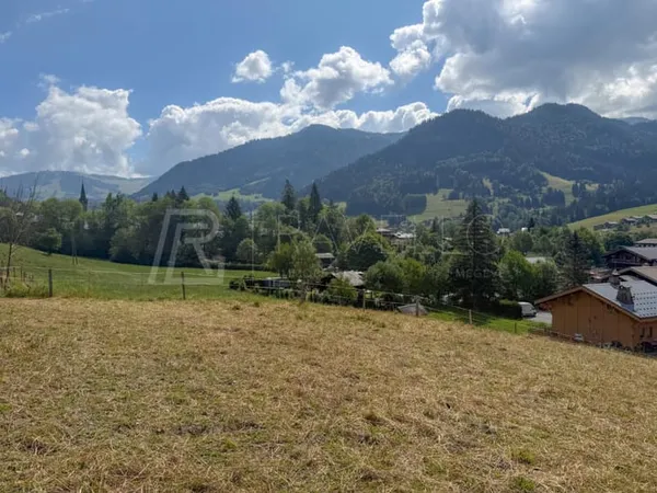 Praz-Sur-Arly - Terrain à bâtir situé à proximité immédiate