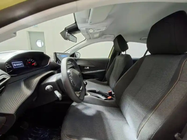 Peugeot 208 turbo 100 ch bvm6 — photo 10