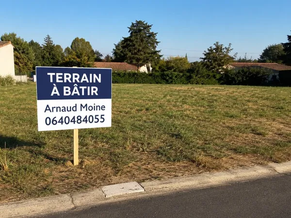 Terrain 685 m²