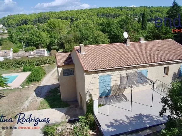 LORGUES VILLA T7 PISCINE GARAGE CAVE