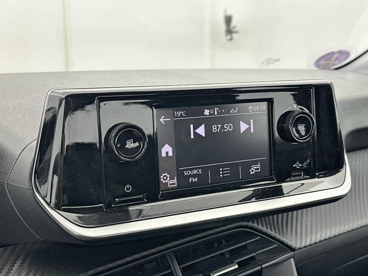 Peugeot 208 puretech 75 s&s bvm5 like — photo 21
